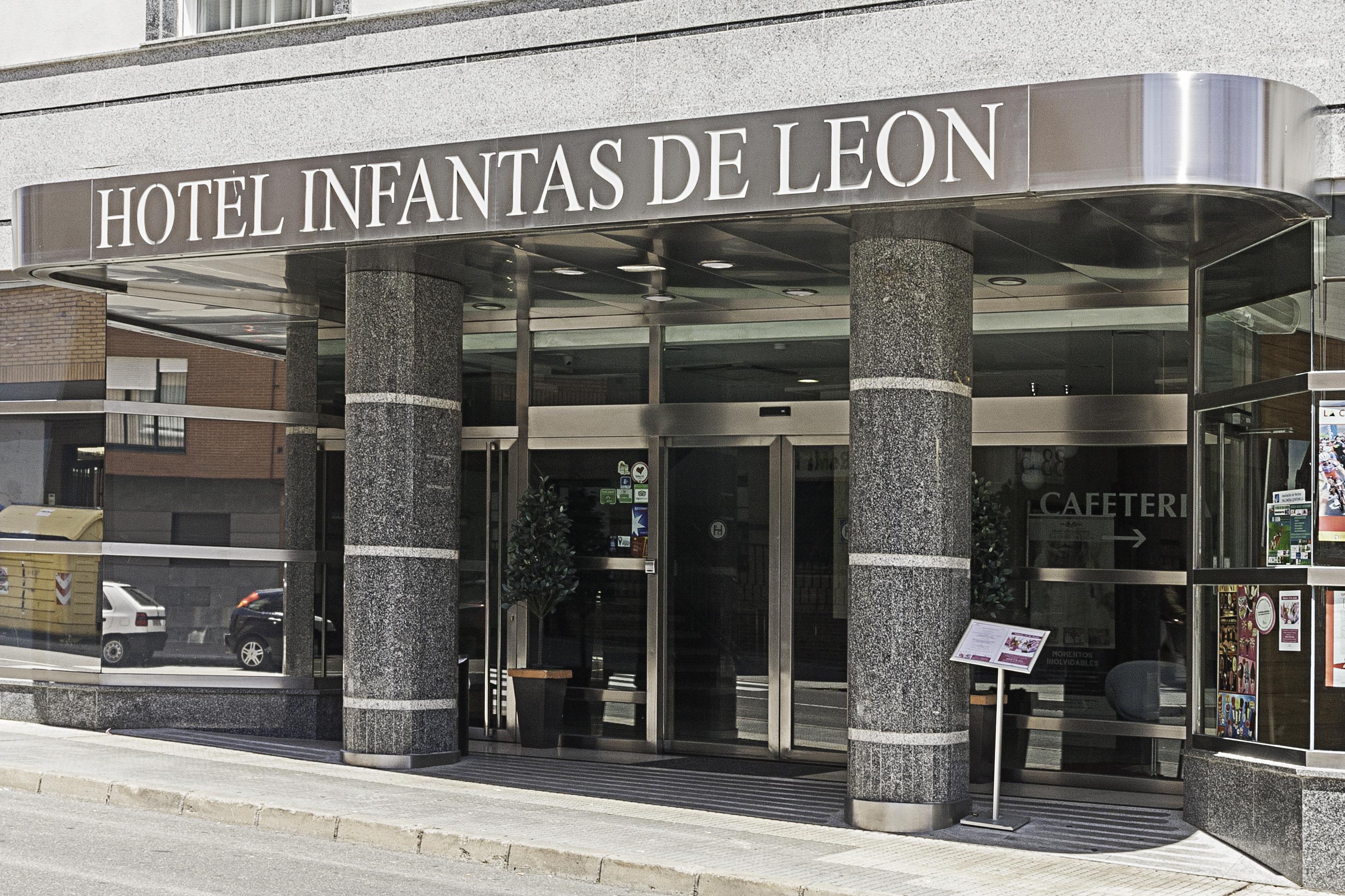 Fc Infantas De Leon Hotel Esterno foto